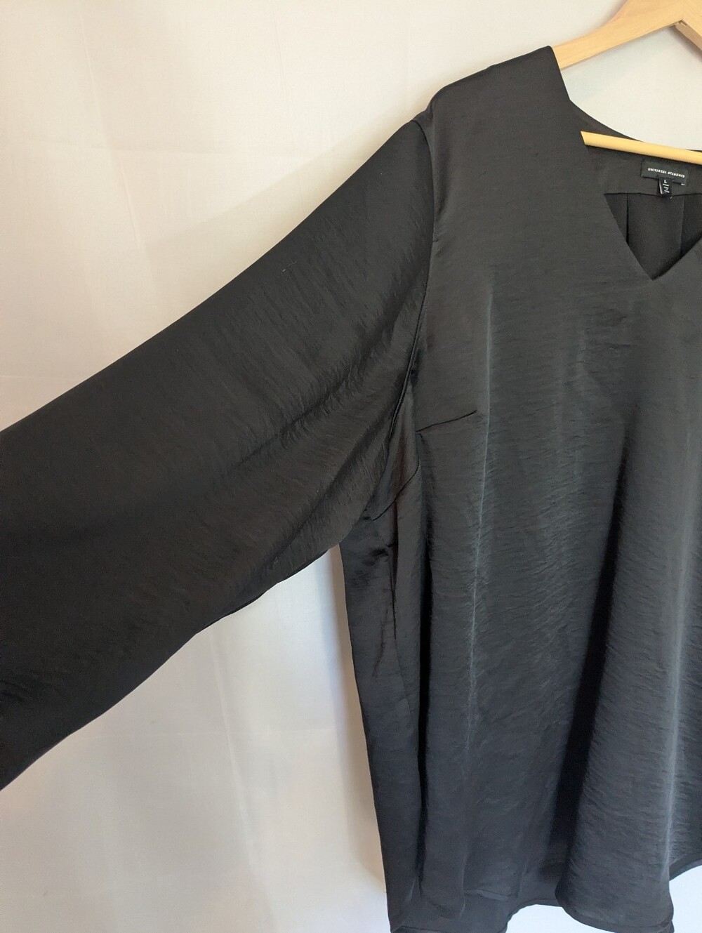 Universal Standard Satin V-neck Tunic Blouse Black 22 24 - Picture 4 of 9